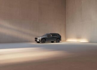 Volvo XC60 T8 2026: гібридний хіт зі шведським Духом