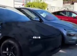 Шпигунські знімки бюджетної моделі Tesla y показали, що у неї немає панорамного скляного даху, суцільної світлової смуги і задніх екранів