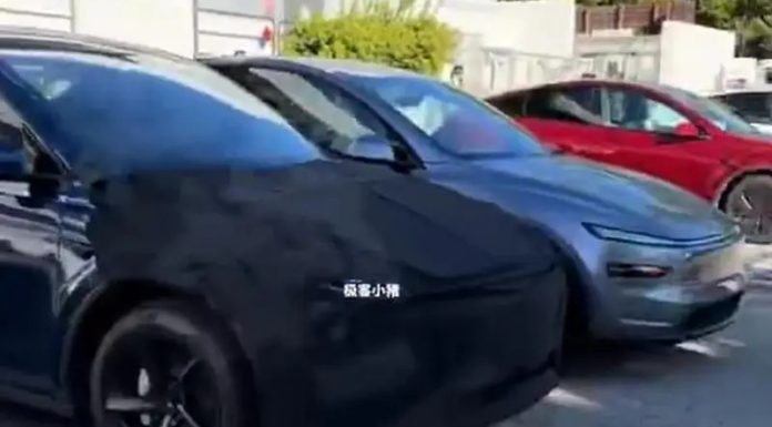 Шпигунські знімки бюджетної моделі Tesla y показали, що у неї немає панорамного скляного даху, суцільної світлової смуги і задніх екранів