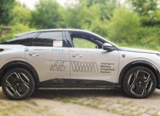 Peugeot каже, що він б’є Porsche з акумулятором, яка змінює гру