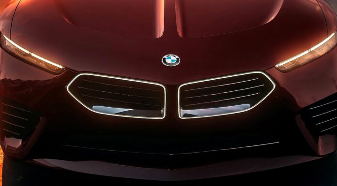 BMW перетворює дизайнерську драму і знаходить свою любов до седанів та вагонів