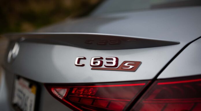 Зрештою, Mercedes-AMG C63 може отримати більший двигун