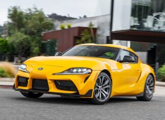 Toyota supras частина Big BMW огляд на потенційні пожежі двигуна