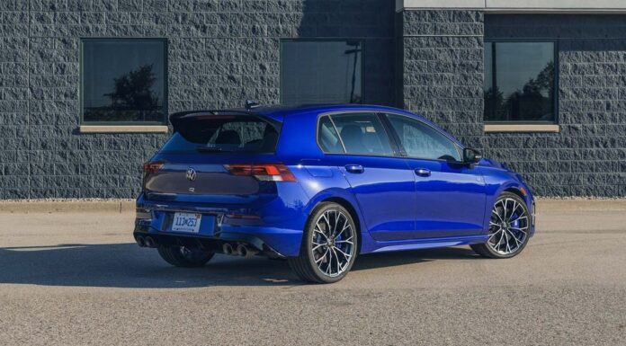 Переглянути зовнішні фотографії 2025 Volkswagen Golf R