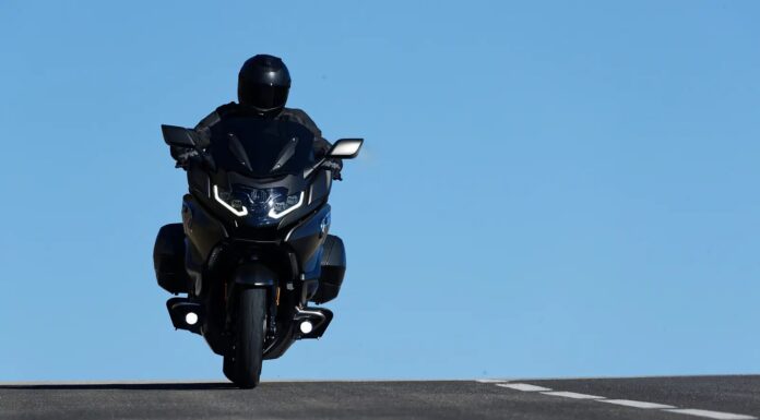 Un challenger au trône : la K 1600 B de BMW vise la Honda Gold Wing