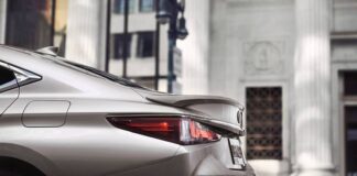 Lexus vede ve spotřebě paliva prémiových vozů: ve srovnání s ES 300h, NX 450h+ a UX
