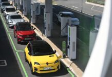 Відстрочення заборони бензинових автомобілів в ЄС до 2040 року: наслідки для Великобританії