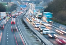 Silnice ve Spojeném království: Více než 1 500 řidičů překročí 180 km/h za rok