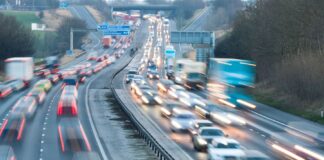 Silnice ve Spojeném království: Více než 1 500 řidičů překročí 180 km/h za rok