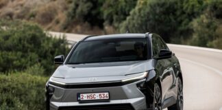 2025 Toyota bZ4X: Zaktualizowany elektryczny crossover dla praktycznych kierowców