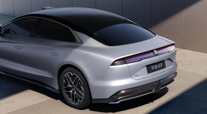 Несподіваний крок від BYD: опозитний двигун для електромобілів