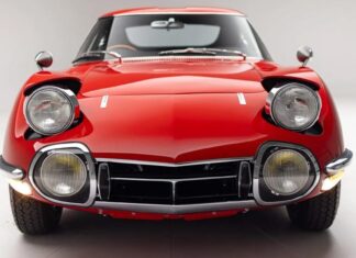 Toyota 2000GT: První japonské superauto jde pod kladivo