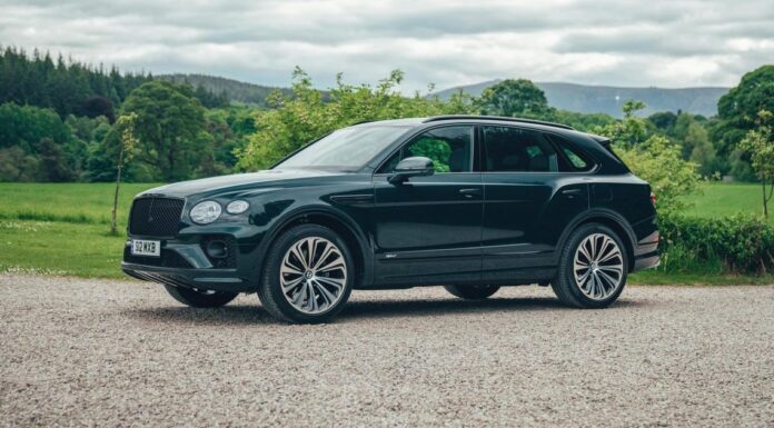 Bentley відкликає Bentayga Hybrid через ризик пожежі