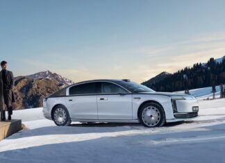 Huawei Maextro S800 Dominates China’s Luxury Sedan Market