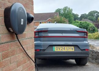 Grant na nabíječku pro elektromobily ve Spojeném království se zvyšuje, ale přístup zůstává omezený