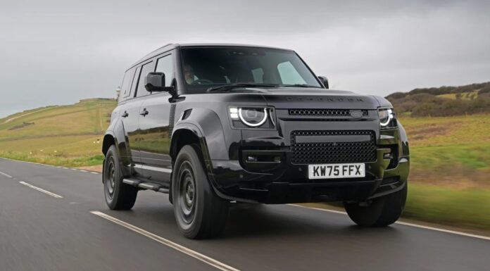 Land Rover Defender OCTA Black: Високопродуктивний позашляховик, що кидає виклик очікуванням