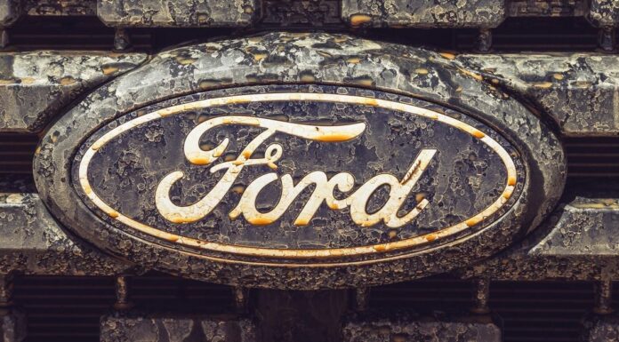 Ford повідомляє про збиток у 8,2 мільярда доларів у 2025 році через проблеми з електромобілями та тарифами