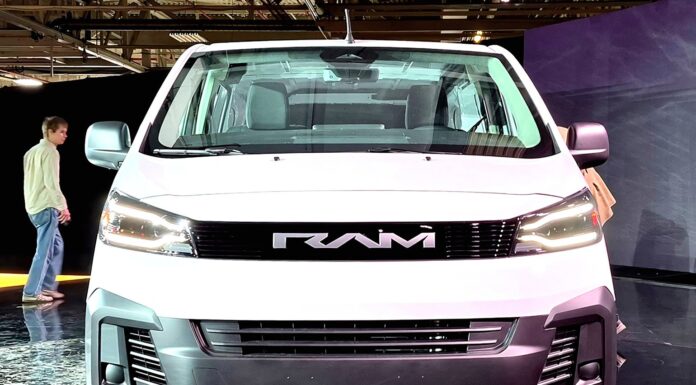 Ram ProMaster City Повертається, заповнюючи порожнечу на ринку Фургонов