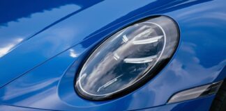 Porsche 911: Živá lekce fyziky v pohybu