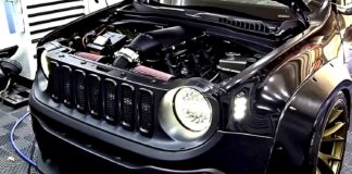 Jeep Renegade semicambiado: la búsqueda del exceso automovilístico por parte de un hombre