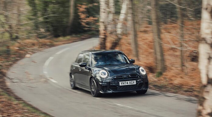 Mini Cooper S: Дивно Практичний Автомобіль з Високою Продуктивністю