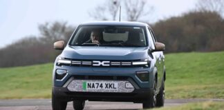 Рост Dacia в Великобритании Ограничен Мандатом на Электромобили, Будущие Модели Откроют Продажи
