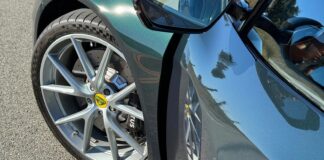Lotus Emira: Sportovní vůz pro řidiče v éře přemíry