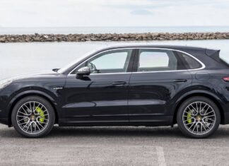 Luxus za méně peněz: Porsche Cayenne E-Hybrid je levnější než nová Toyota Tacoma