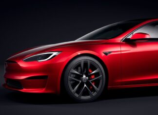 Tesla zažalovala design klik dveří navzdory žádnému osobnímu incidentu