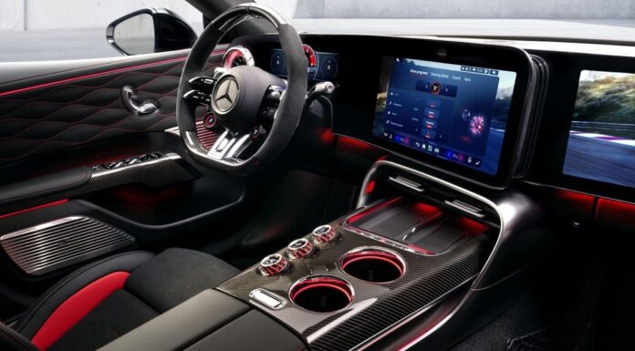Mercedes-AMG показує інтер’єр першого електричного “чотиридверного купе”