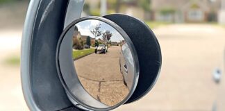 Pochopení a vyhýbání se slepým úhlům auta