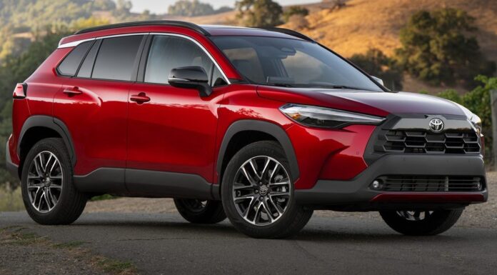 Toyota Corolla Cross 2027: Практичний, Хоча і Не Вражаючий Вибір