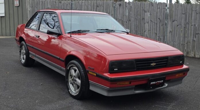 Ностальгія на колесах: бездоганний Chevrolet Cavalier Z24 1986 виставлений на аукціон