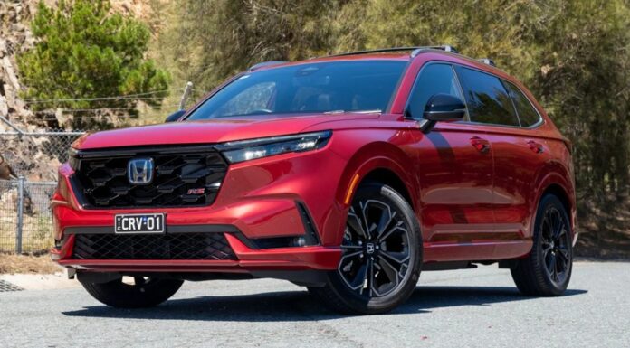 Обзор Honda CR-V e:HEV RS: Усовершенствованная семейная «рабочая лошадка», готовая к новой эре