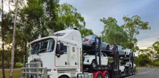 Grundlegendes zum offenen Autotransport: Ein praktischer Leitfaden
