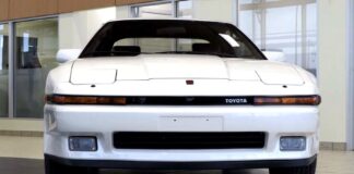 Una capsula del tempo su ruote: la Toyota Supra Turbo del 1987 a bassissimo chilometraggio