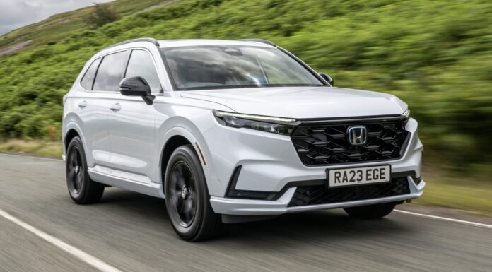 Огляд Honda CR-V: Витончений сімейний кросовер з преміальним цінником