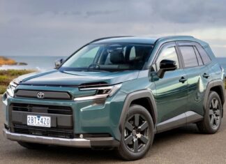 Toyota різко знижує виробничі плани