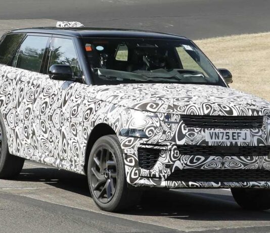 Оновлення Range Rover Sport: Новий стиль, масивні вихлопи та плани на 2027 рік
