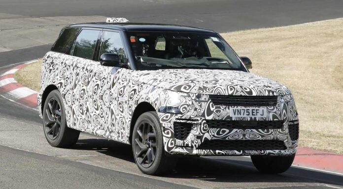 Оновлення Range Rover Sport: Новий стиль, масивні вихлопи та плани на 2027 рік