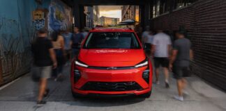 Chevrolet Bolt 2026 года стал лучшим доступным электромобилем года
