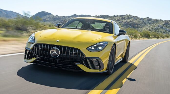 Дикий і готовий до гри: тест AMG GT 63 Pro