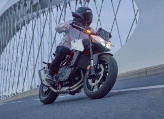 Honda CB750 E-Clutch Hornet 2026: Идеальный мотоцикл для города