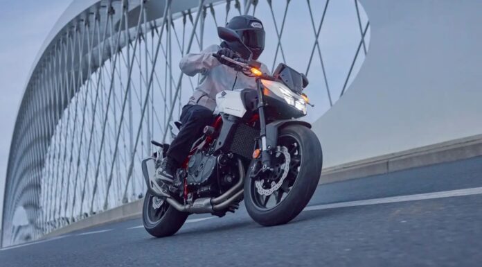 Honda CB750 E-Clutch Hornet 2026: Идеальный мотоцикл для города