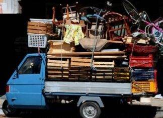 Як знайти та використовувати GAWR вашого автомобіля для безпечного буксирування та завантаження