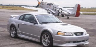 Roush P-51 проти Mustang Stage 3: Історія двох машин