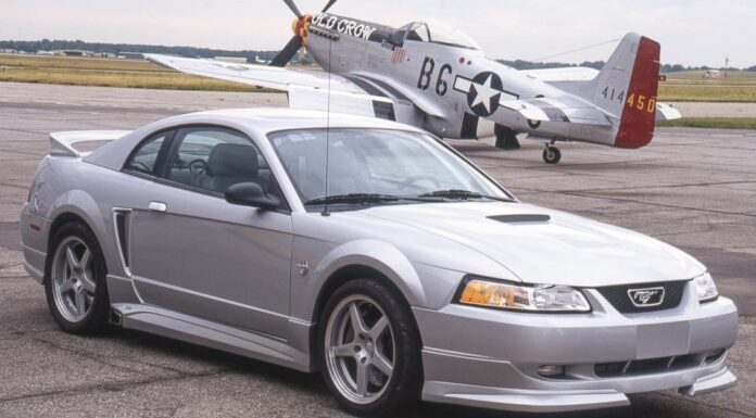 Roush P-51 проти Mustang Stage 3: Історія двох машин