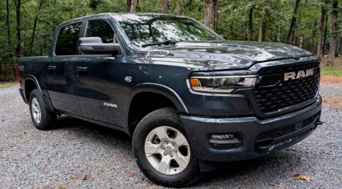 Ram відмовляється від системи mild-hybrid eTorque для 5.7-літрового Hemi у моделі 2027 року