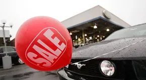 Як скористатися спадом продажів Toyota, щоб отримати вигіднішу угоду