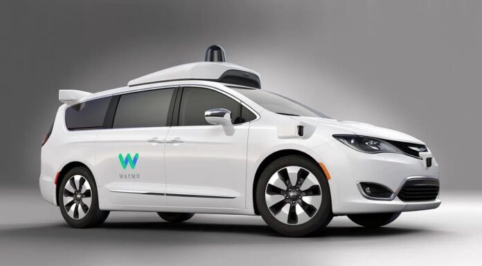 Водій Waymo: як автономний зсув Google врятував життя